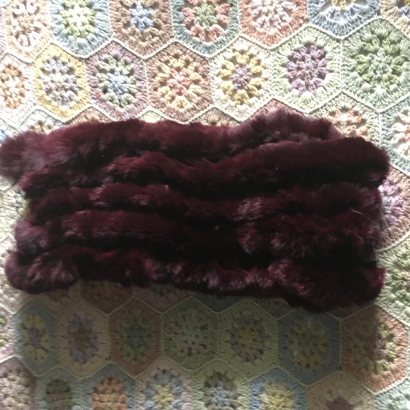 New SURELL Rex Rabbit Burgundy Fur Infinity Stretch Scarf - Picture 3 of 4